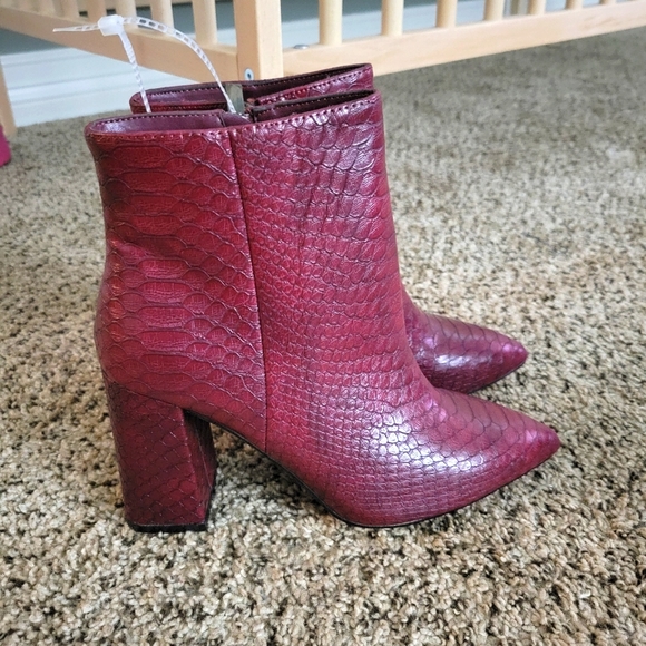 Veronica pointed heel boots - Picture 2 of 5